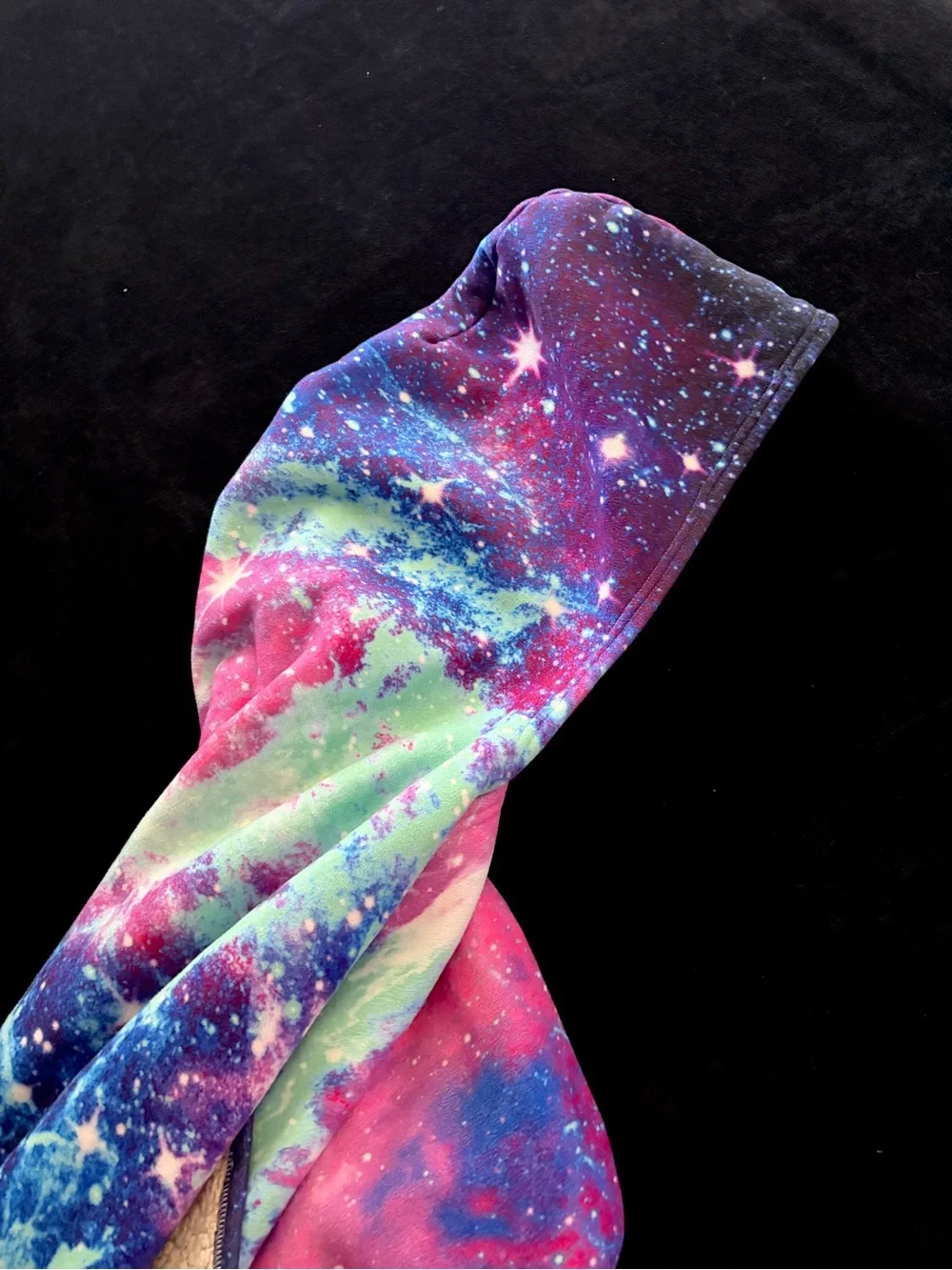 Electro Threads Galaxy 2.0 Sherpa Hooded Blanket